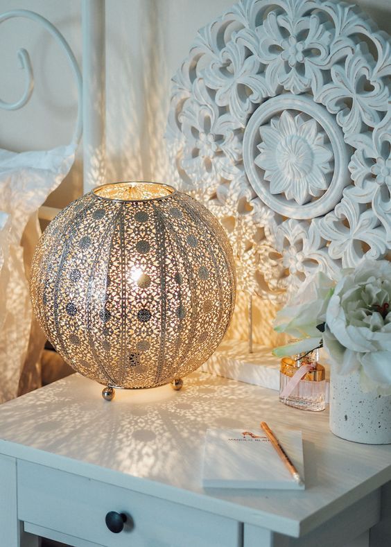 lamp supplier：Illuminate Your Space with Arabian Pierced Lampshades: A Guide to Aesthetic Lighting