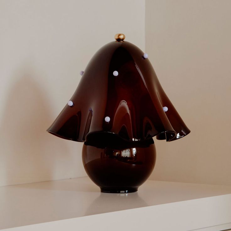 lamp supplier：Illuminate Your Space with a Belgian Chocolate-Sculpted Table Lamp